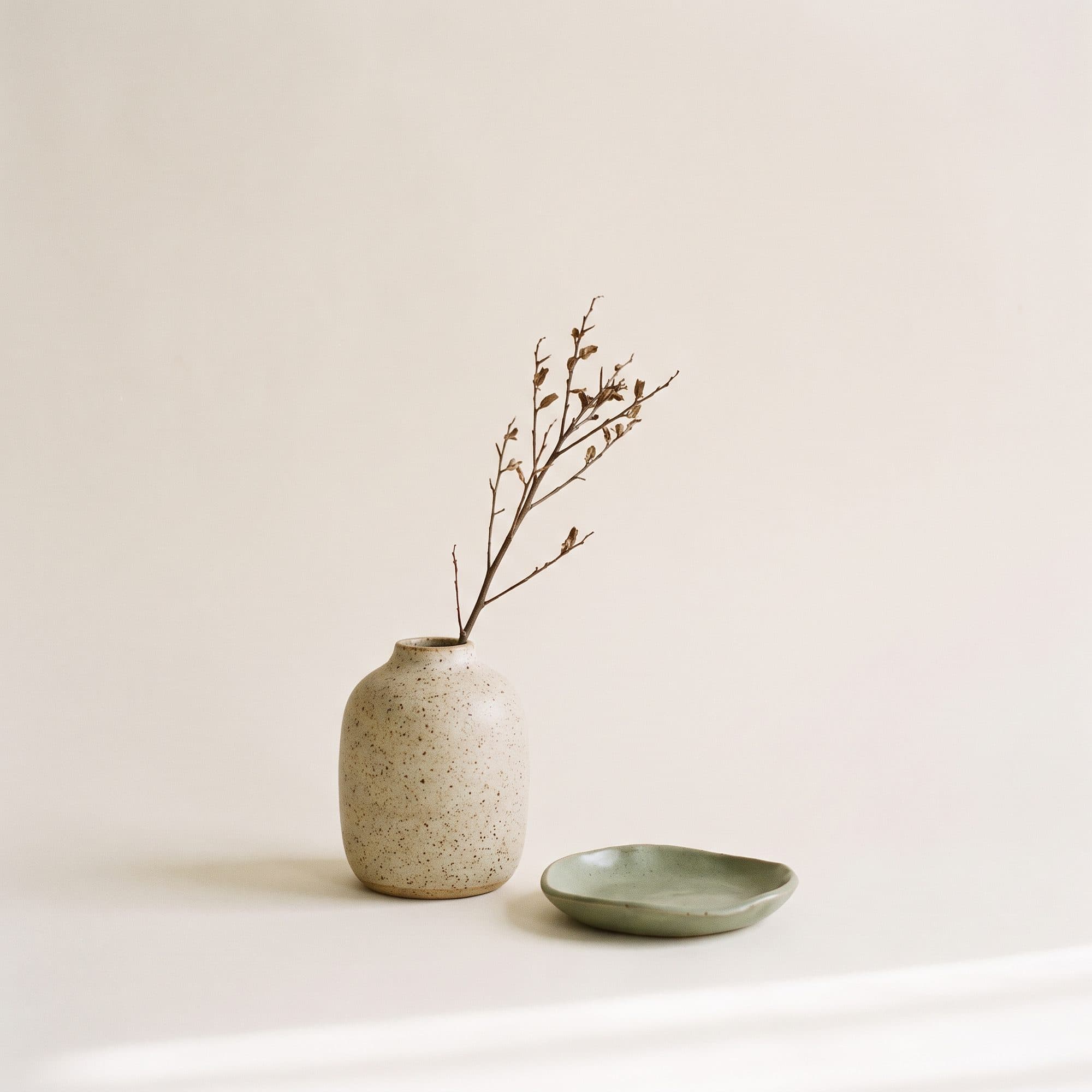 Speckled bud vase